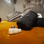 Hébergement de vacances La Cachette Rouge *